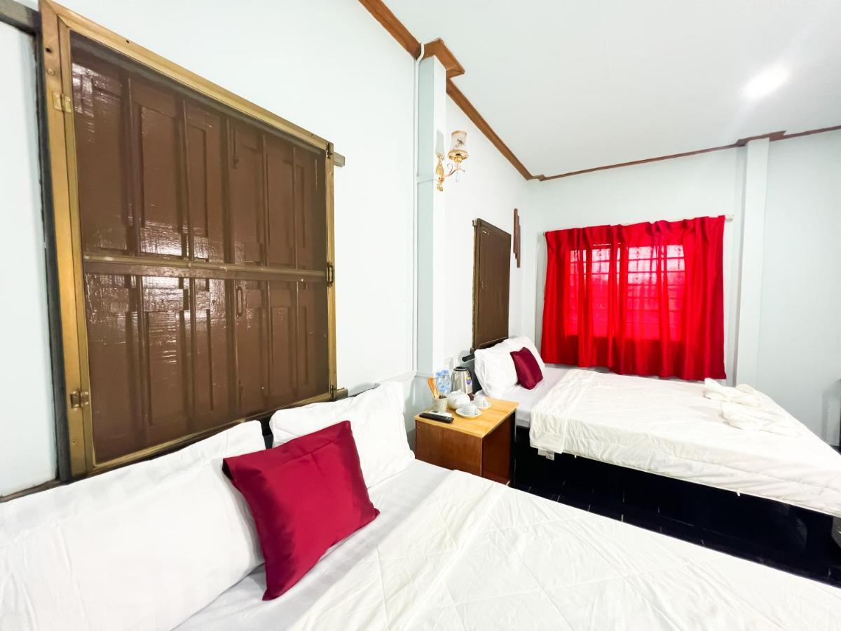 Lotus Blanc Homestay Battambang Exteriör bild