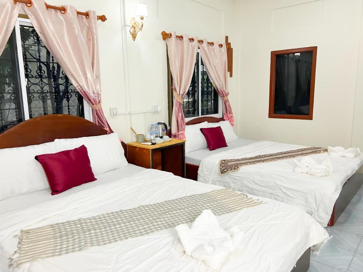 Lotus Blanc Homestay Battambang Exteriör bild