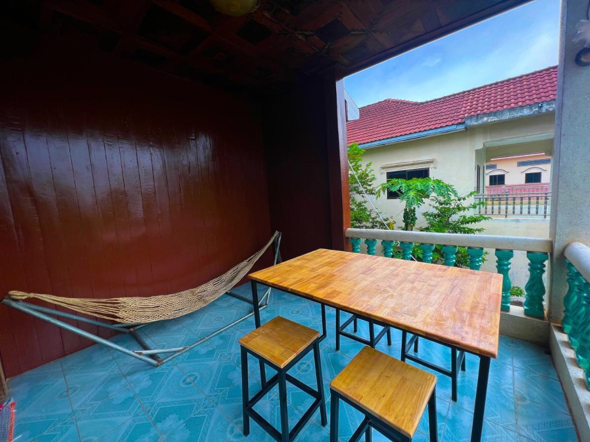 Lotus Blanc Homestay Battambang Exteriör bild