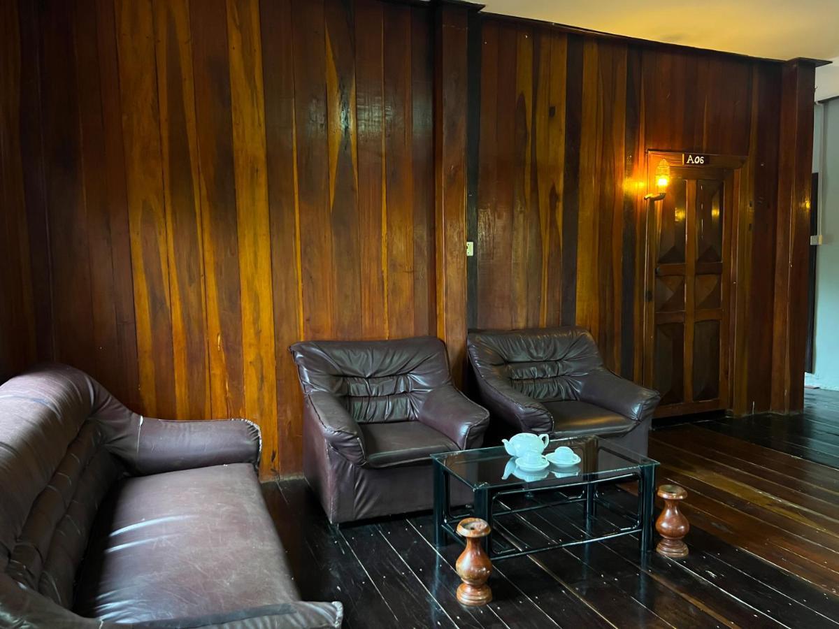 Lotus Blanc Homestay Battambang Exteriör bild