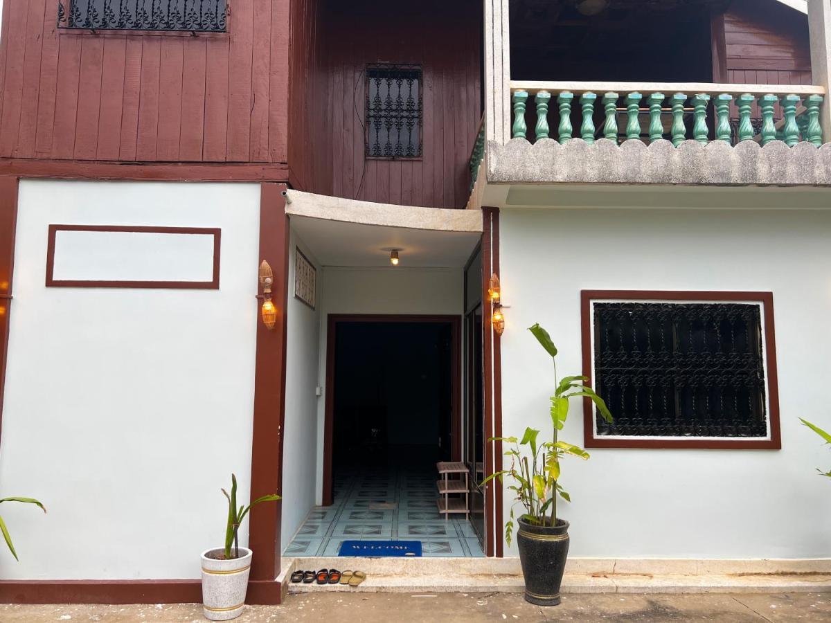 Lotus Blanc Homestay Battambang Exteriör bild