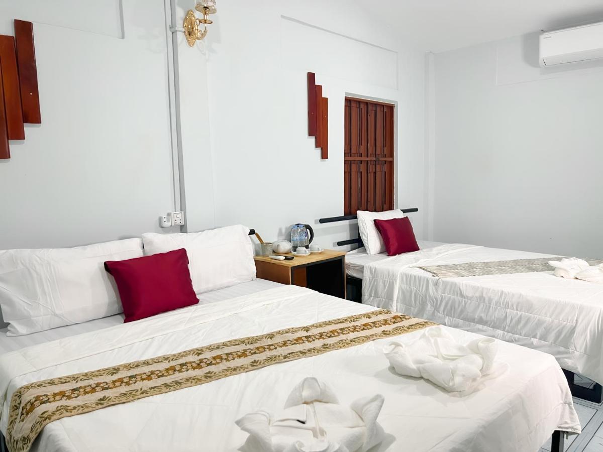 Lotus Blanc Homestay Battambang Exteriör bild