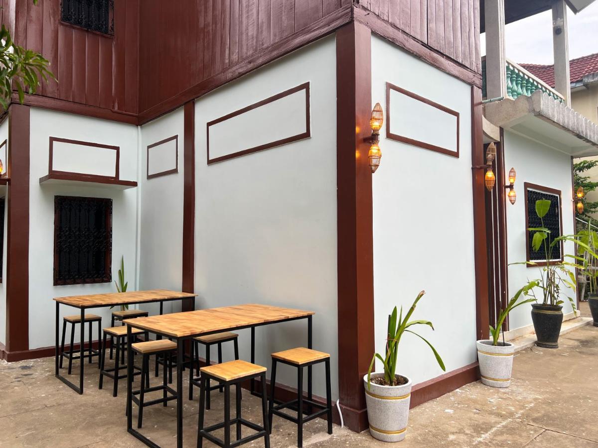 Lotus Blanc Homestay Battambang Exteriör bild