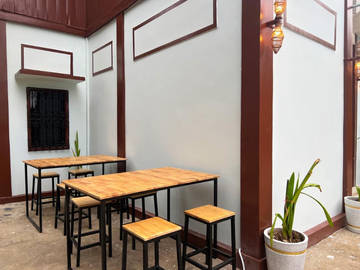 Lotus Blanc Homestay Battambang Exteriör bild