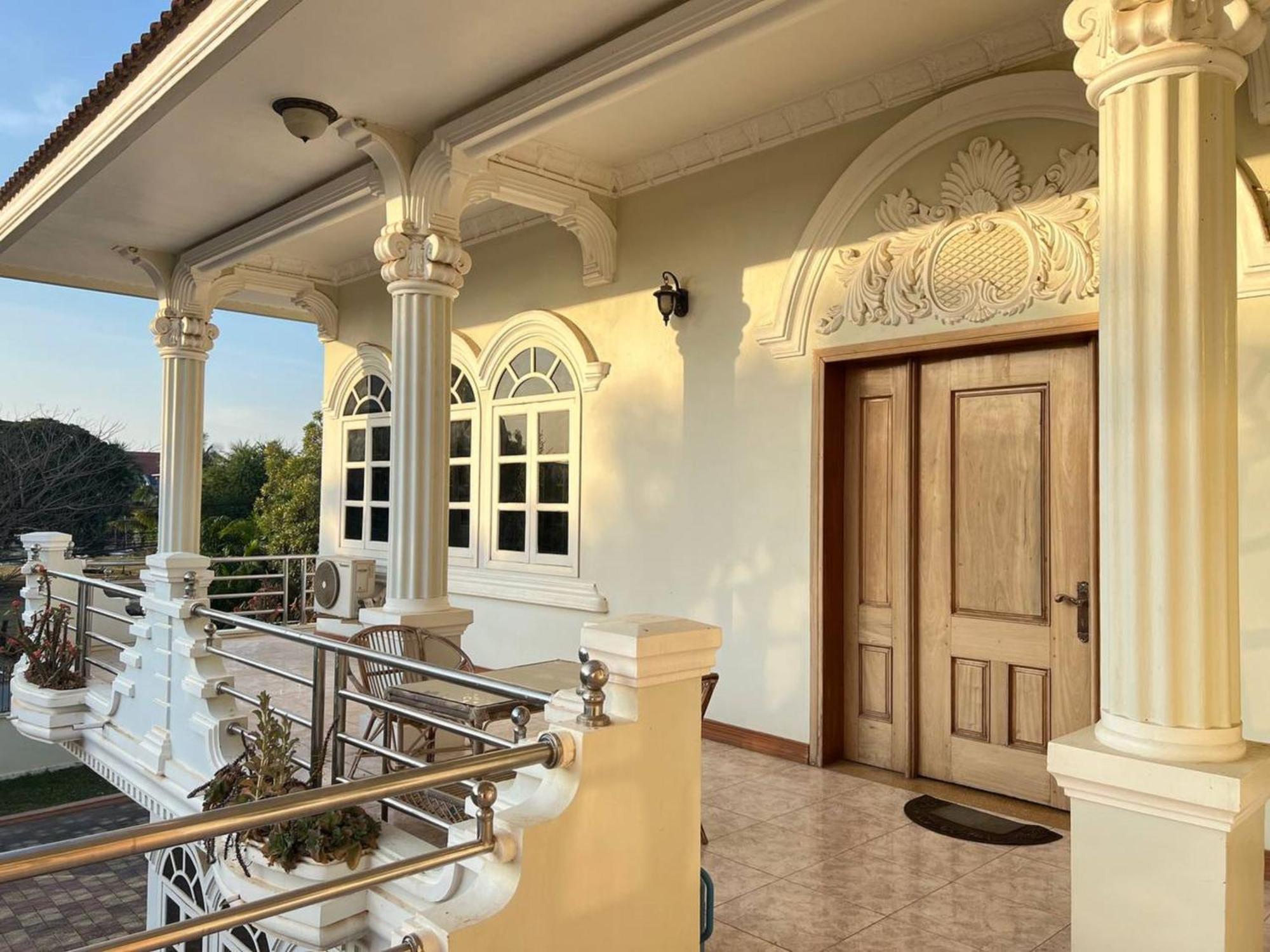 Lotus Blanc Homestay Battambang Exteriör bild