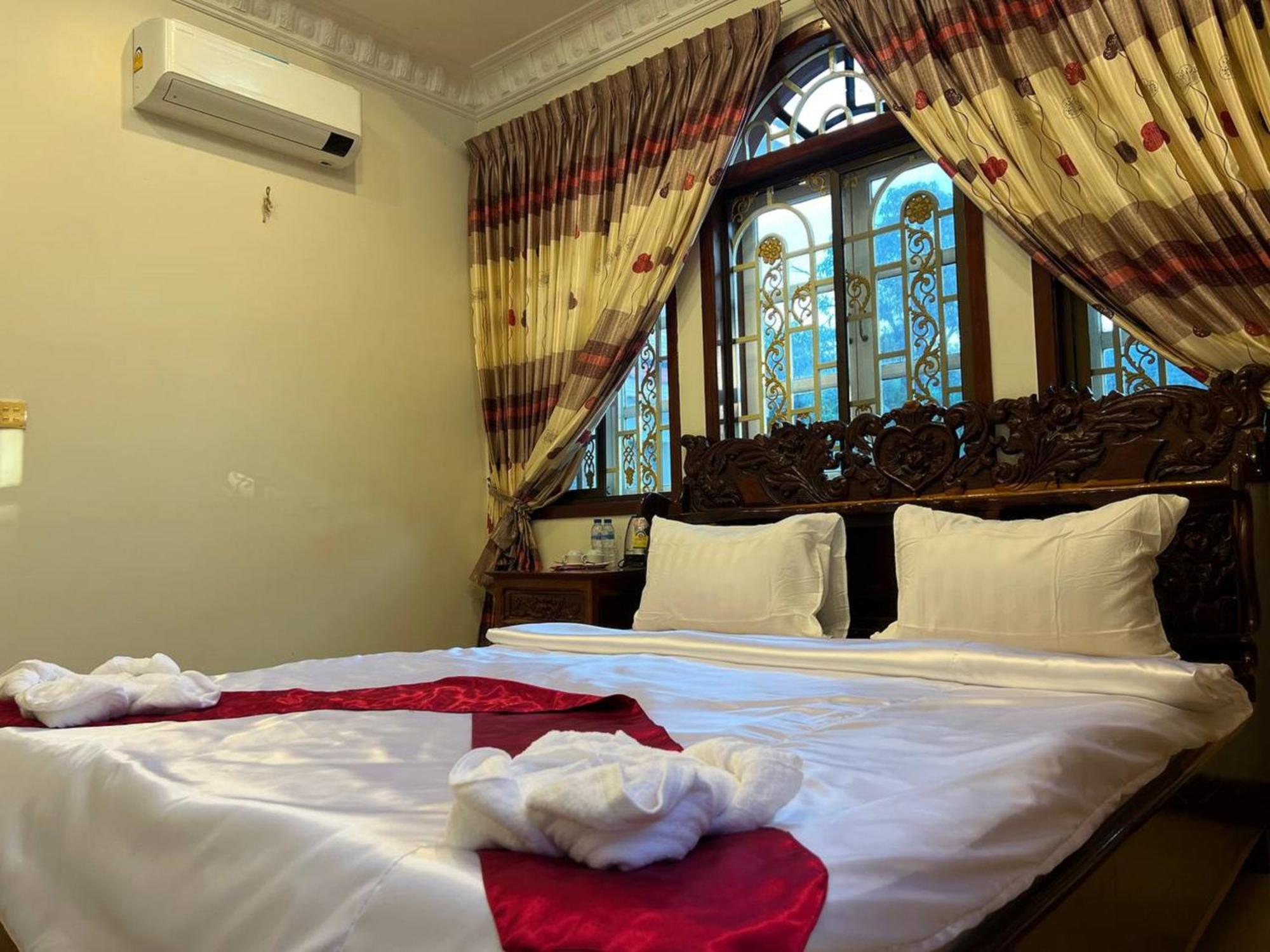 Lotus Blanc Homestay Battambang Exteriör bild