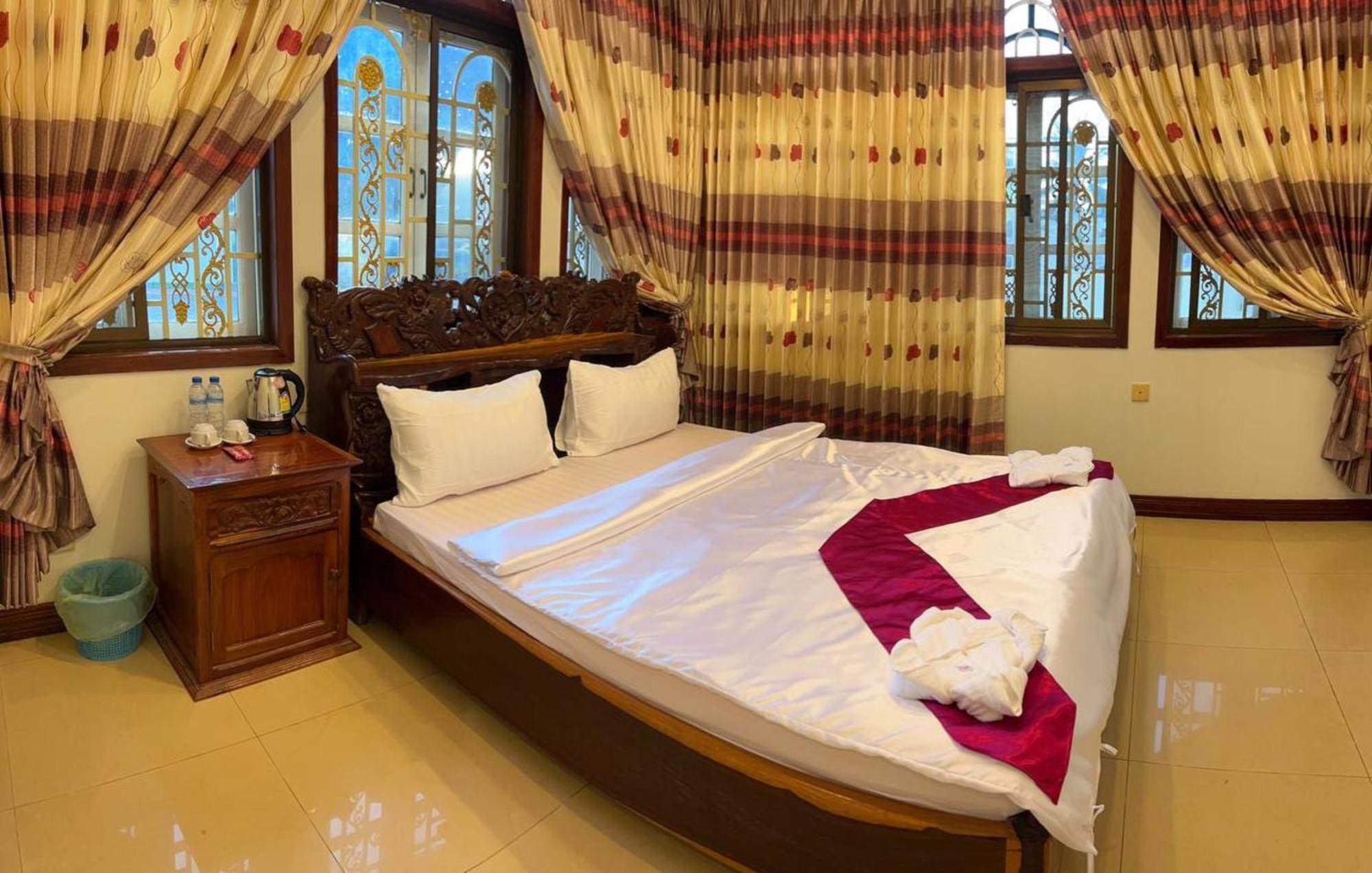 Lotus Blanc Homestay Battambang Exteriör bild