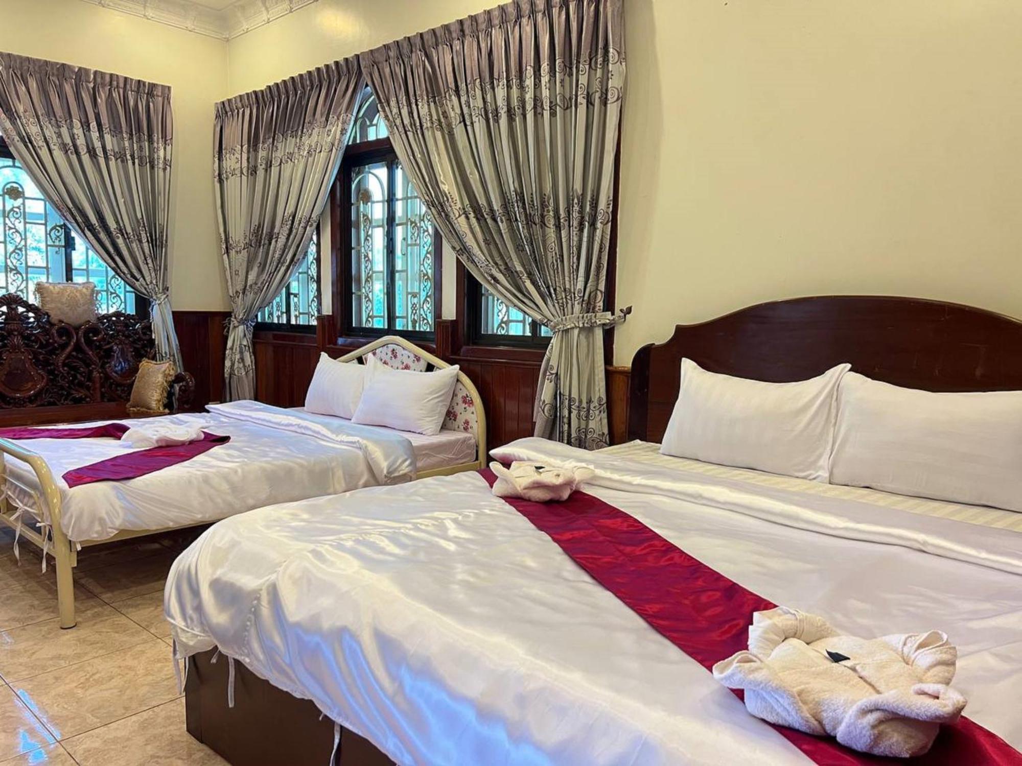 Lotus Blanc Homestay Battambang Exteriör bild